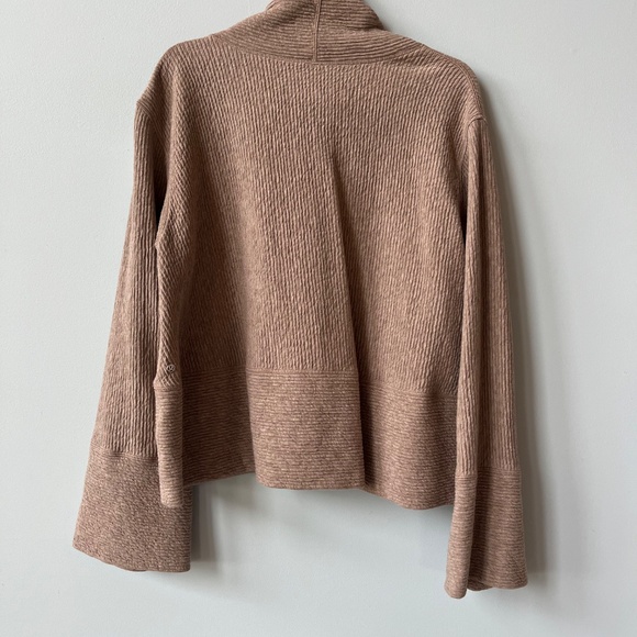 Lululemon Retreat Yourself Pullover - Picture 3 of 5